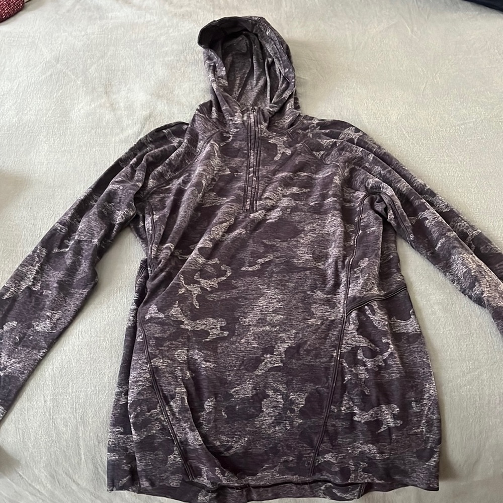 Lululemon cold weather pullover, size 8
